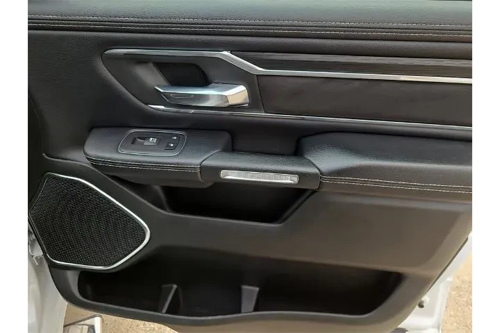 $38143 : Ram 1500 2024 4x4 Laramie 4d image 9