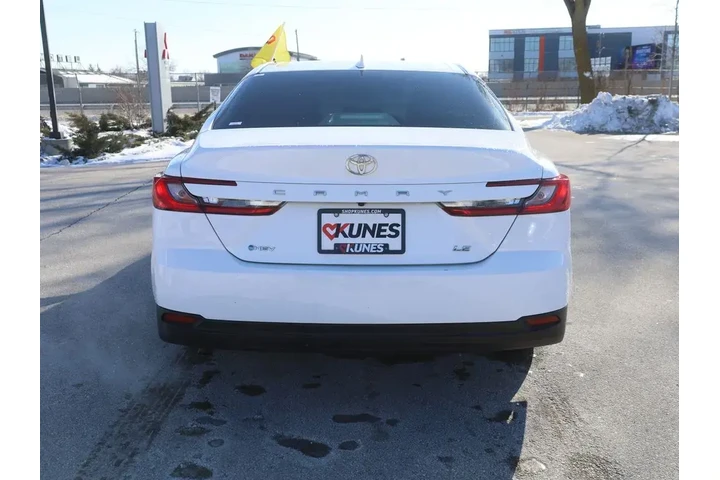 $23977 : Toyota Camry 2025 SE 4dr Sed image 8