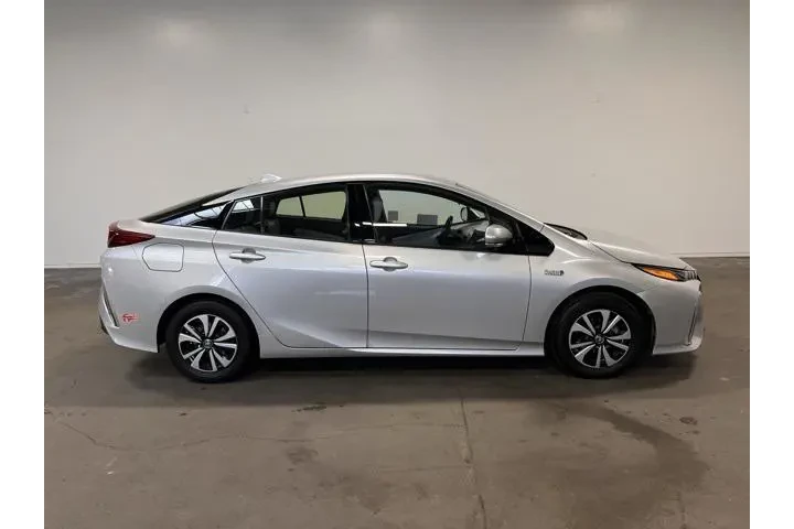 $17482 : Toyota Prius Prime 2017 Prem image 2