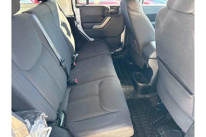 $13995 : Jeep Wrangler Unlimited 2014 image 9