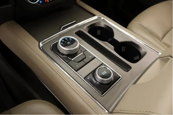 $30480 : Ford Expedition MAX 2021 4x4 image 9