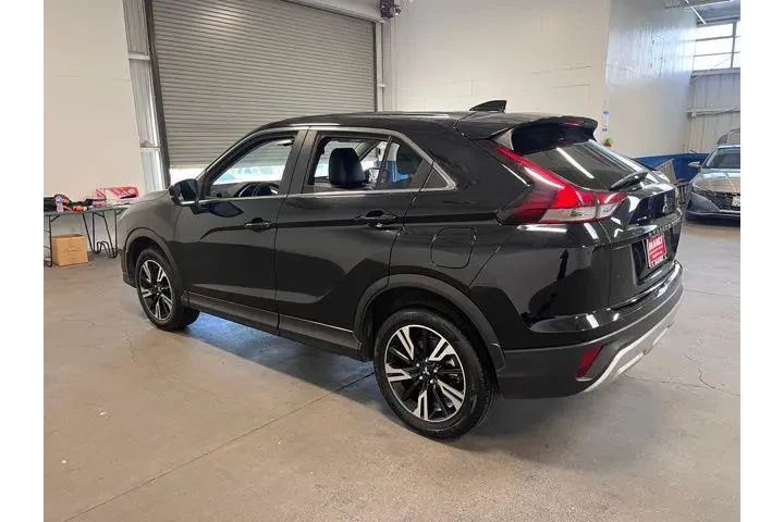 $17979 : Mitsubishi Eclipse Cross 202 image 5