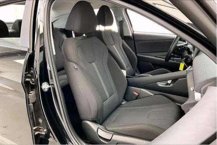 $18490 : Hyundai ELANTRA 2023 SE 4dr image 7