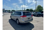 $4980 : 2011 Sienna LE thumbnail