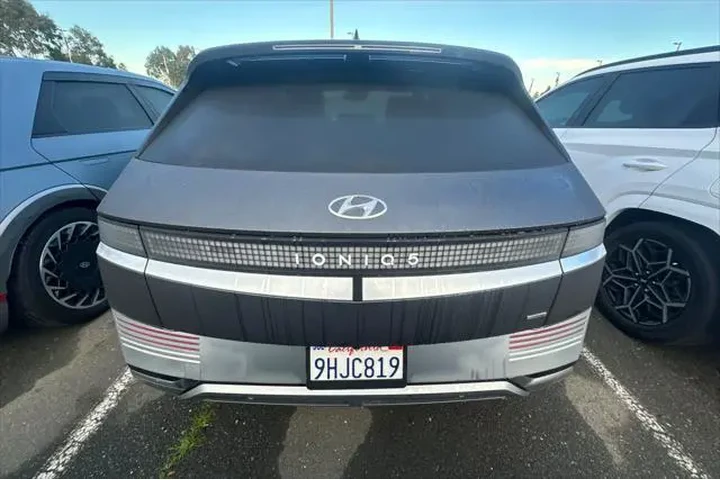 $27990 : Hyundai IONIQ 5 2023 AWD Lim image 4