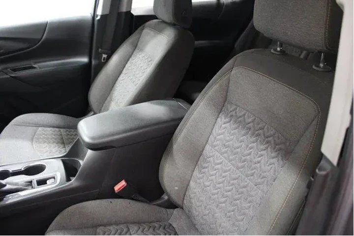 $18917 : Chevrolet Equinox 2023 LT 4d image 6