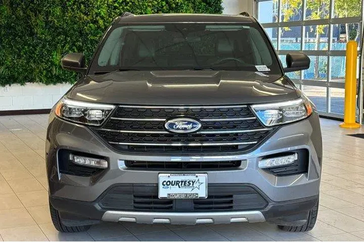 $33929 : Ford Explorer 2023 AWD XLT 4 image 9