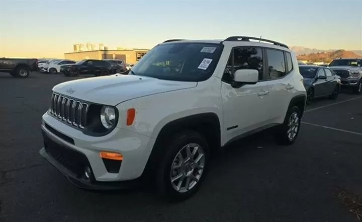 $19190 : Pre-Owned 2021 Renegade Latit image 1