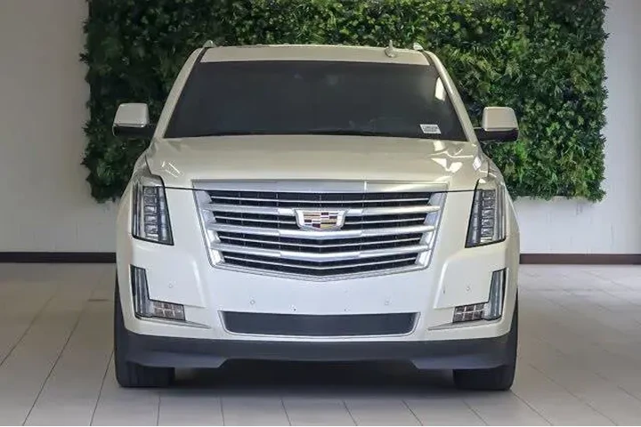 $21777 : Cadillac Escalade ESV 2015 4 image 9