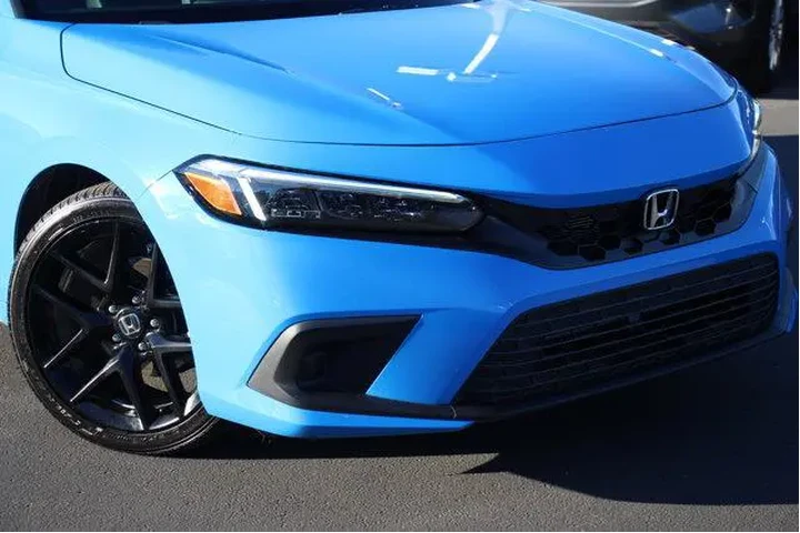 $22195 : Honda Civic 2022 Sport 4dr H image 2