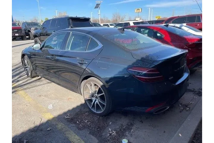 $27399 : Genesis G70 2025 2.5T Standa image 8