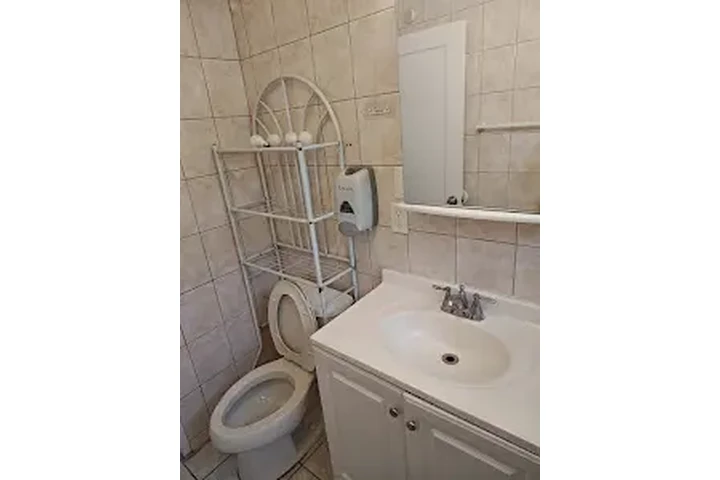 $2500 : CASA EN RENTA EN L.A. 90044 image 4