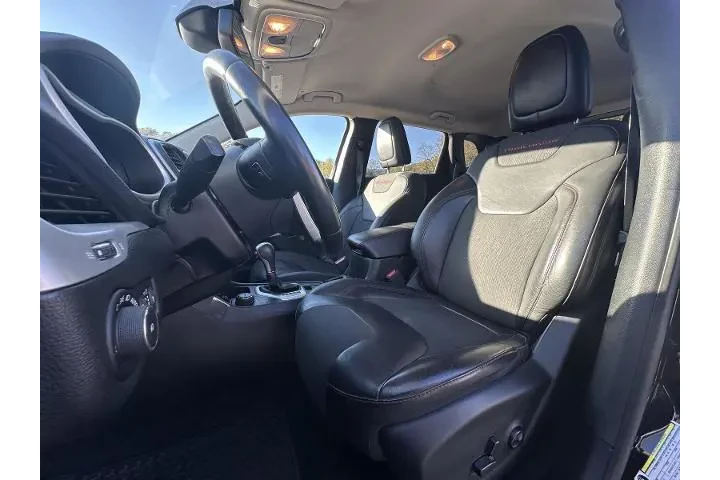 $19999 : Jeep Cherokee 2018 4x4 Trail image 9