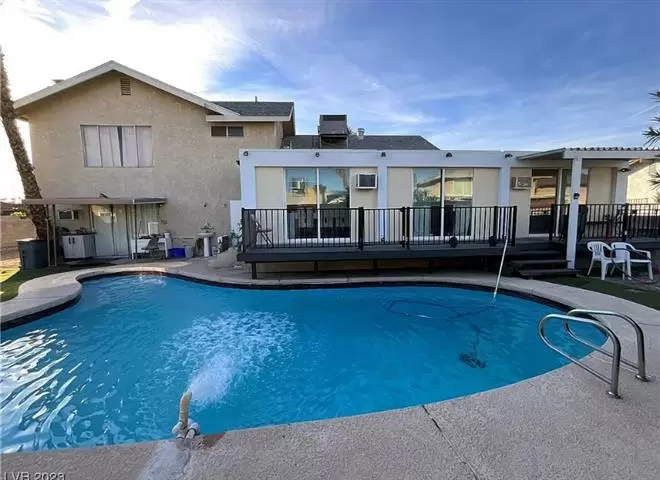 $800 : RENTING ROOMS IN  A HOUSE image 9
