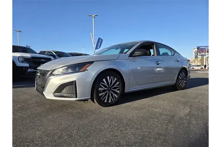 $19777 : Nissan Altima 2024 2.5 SV 4d image 3