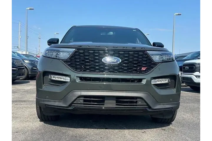 $32871 : Ford Explorer 2022 AWD ST 4d image 2
