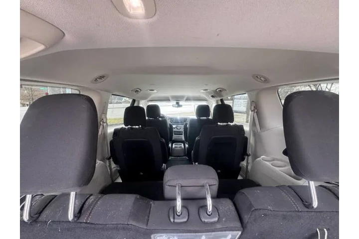 $7999 : 2017 Pacifica LX image 9