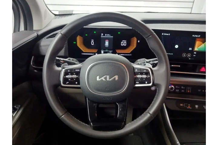 $39998 : Kia Carnival Hybrid 2026 LXS image 10