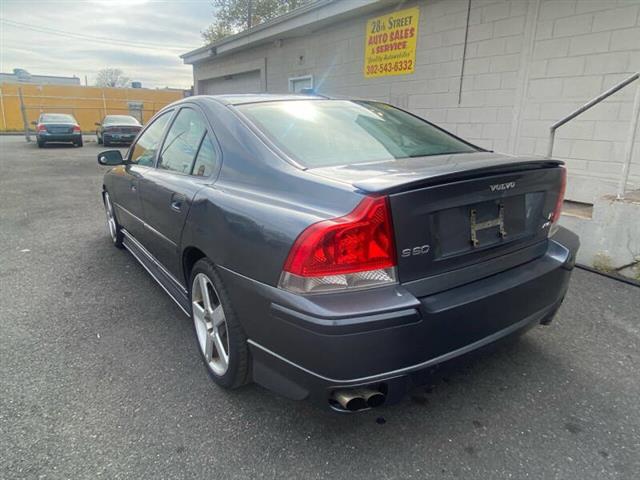 $3995 : 2005 S60 R image 8