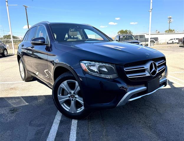 $16995 : 2017 MERCEDES-BENZ GLC GLC 30 image 2