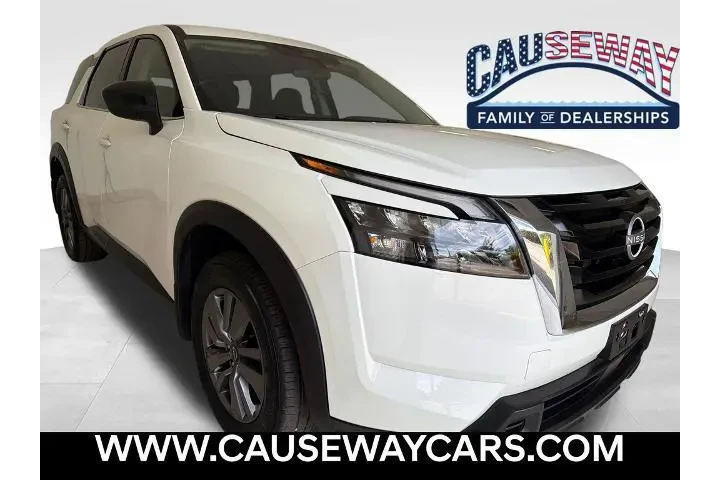 $29776 : Nissan Pathfinder 2024 AWD S image 1