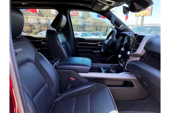 2022 RAM 1500 Laramie Crew Ca image 10