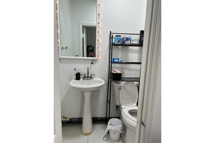 $1200 : Cuarto image 8