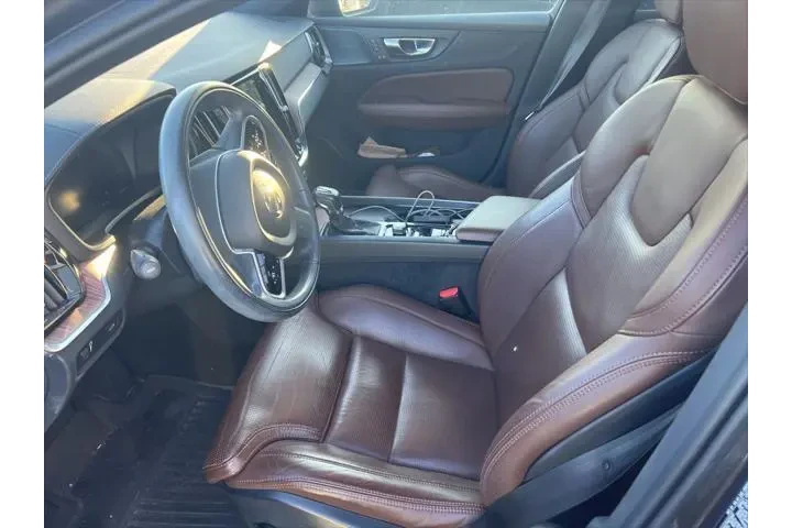 $22661 : Volvo V60 Cross Country 2021 image 7