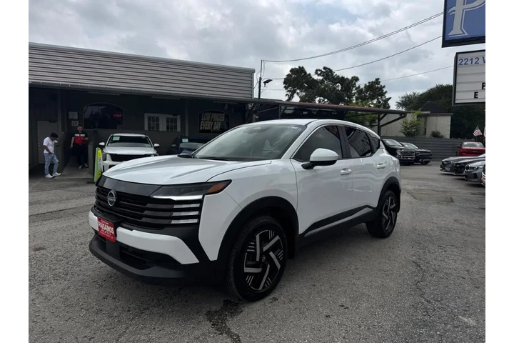 2025 Kicks SV image 3