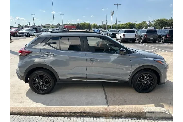 $20995 : Nissan Kicks 2024 SR 4dr Cro image 4