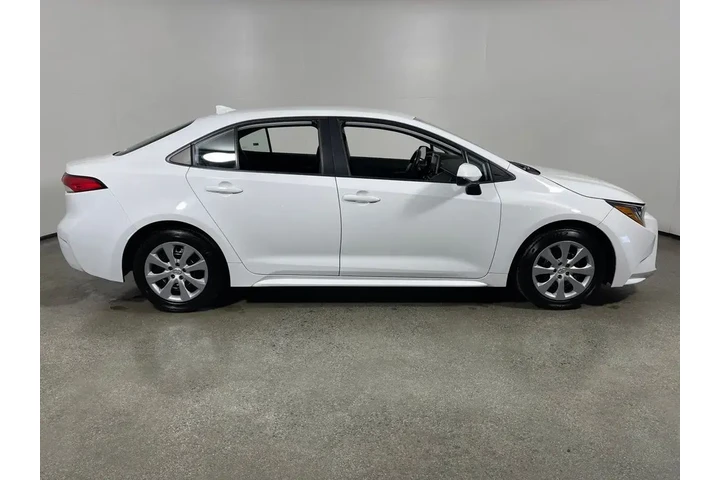 $22998 : Toyota Corolla 2021 LE 4dr S image 2