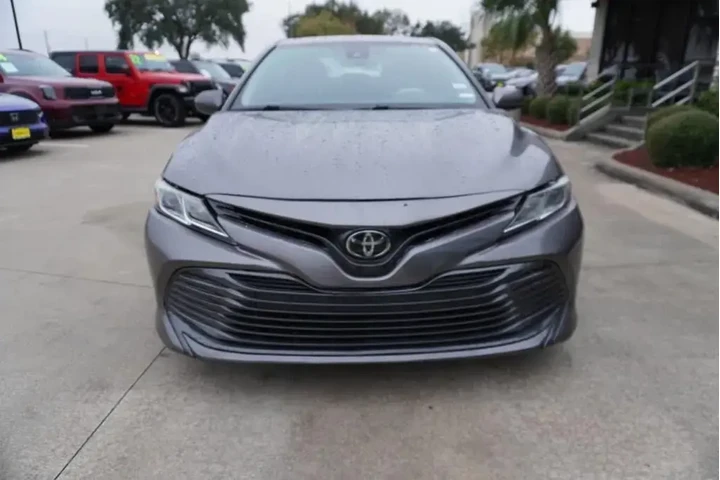 $18988 : Toyota Camry 2019 SE 4dr Sed image 2