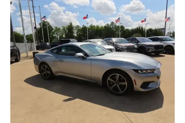 $27945 : Ford Mustang 2024 EcoBoost 2 image 6