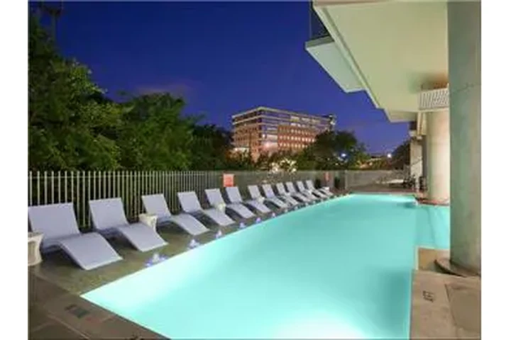 $2700 : Rental property with 1 bedro image 10