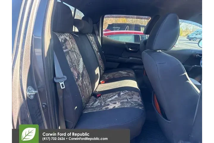 $35989 : Toyota Tacoma 2021 4x4 SR V6 image 6