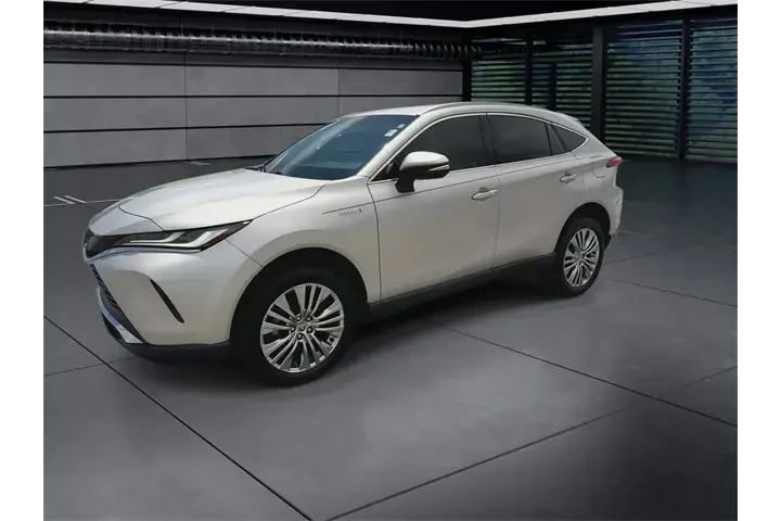 $27388 : Toyota Venza 2021 AWD XLE 4d image 4