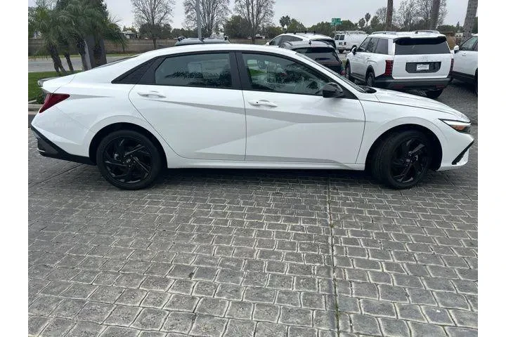 $27795 : Hyundai ELANTRA Hybrid 2026 image 5