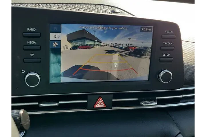 $21983 : Hyundai ELANTRA Hybrid 2025 image 7