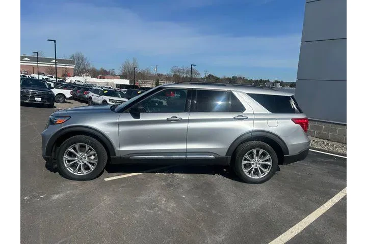 $32995 : Ford Explorer 2023 AWD XLT 4 image 6