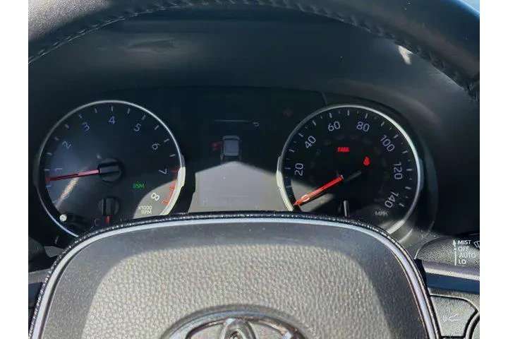 $17999 : Toyota RAV4 2019 XLE Premium image 9