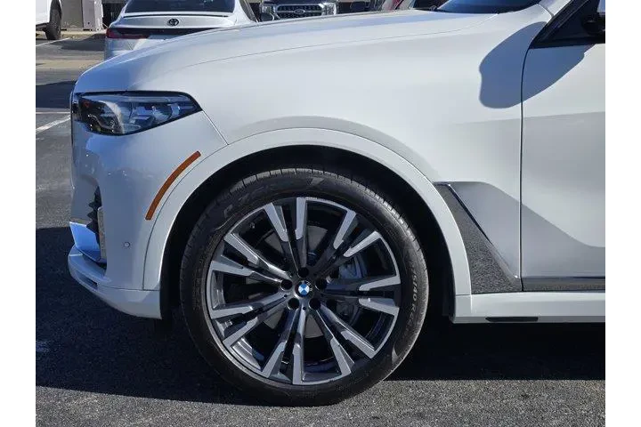$31991 : BMW X7 2021 AWD xDrive40i 4d image 8
