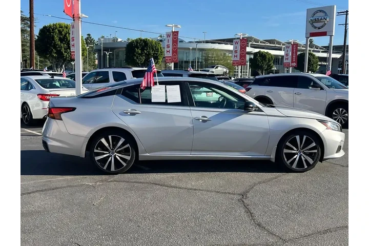 $20998 : Nissan Altima 2021 2.5 SR 4d image 6
