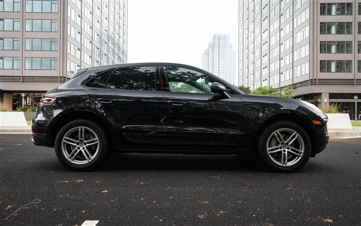 $25000 : 2015 PORSCHE MACAN image 3