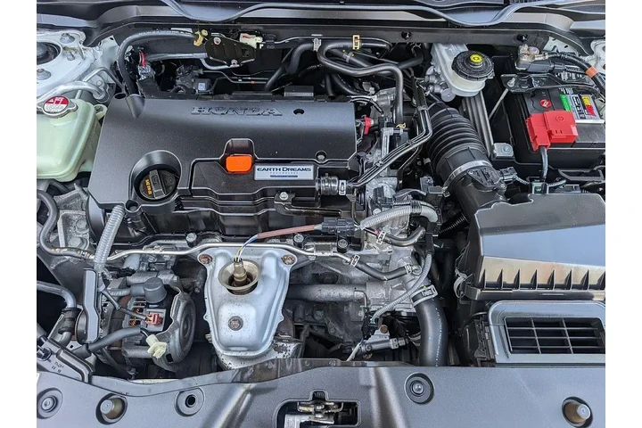 $13771 : Honda Civic 2016 LX 2dr Coup image 4