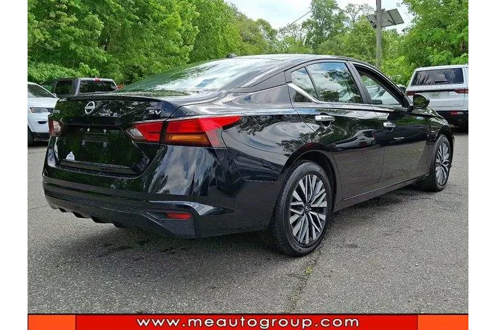 $19696 : Nissan Altima 2024 2.5 SV 4d image 5