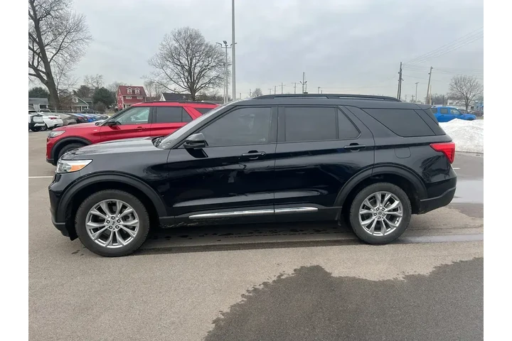 $30573 : Ford Explorer 2024 AWD XLT 4 image 5