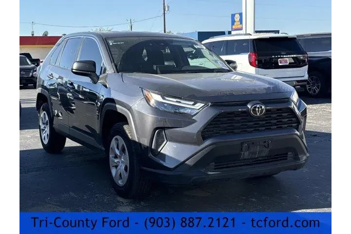 Toyota RAV4 2024 LE 4dr SUV image 1