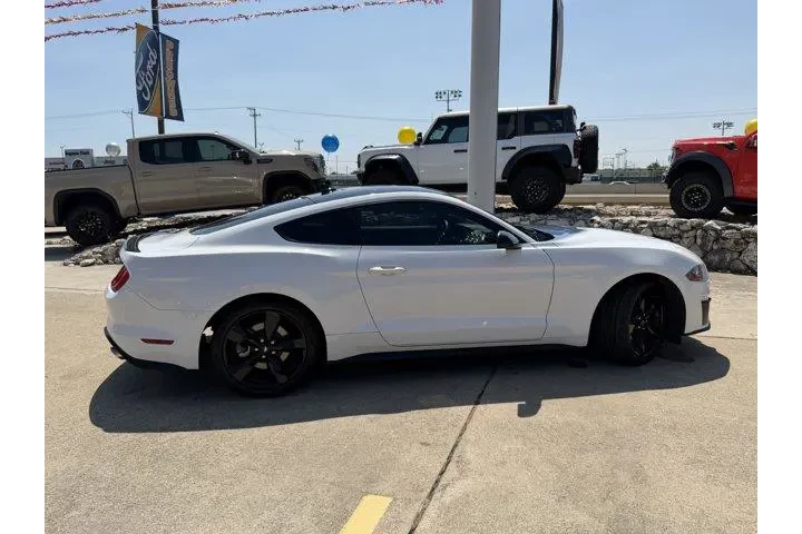 $31900 : Ford Mustang 2021 EcoBoost 2 image 4