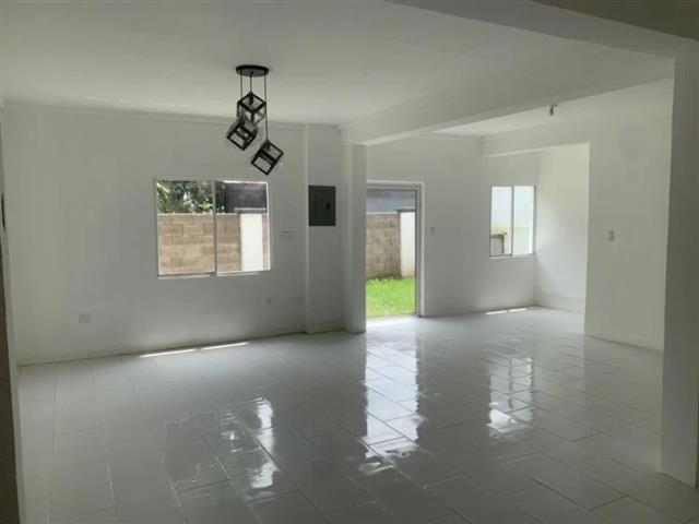 $340000 : Casa+Terreno 1087 M2 o 1536V2 image 2