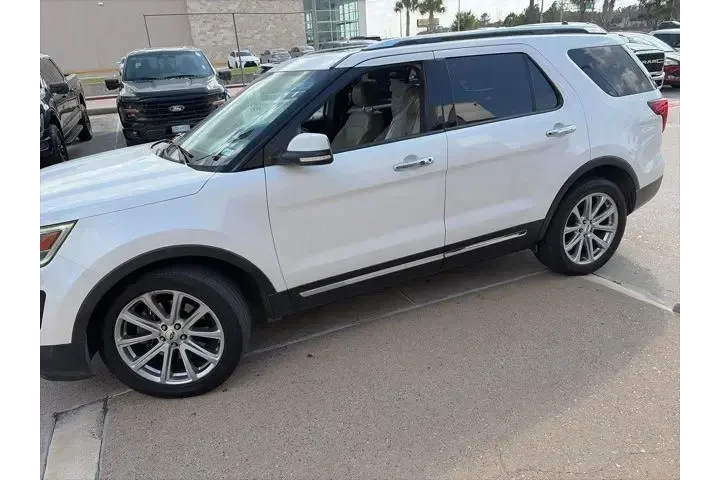 $13658 : Ford Explorer 2017 Limited 4 image 7